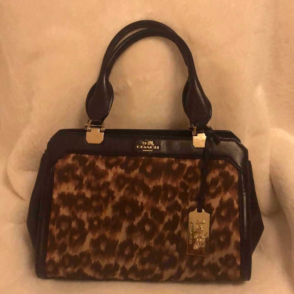 COACH  MEDIUM SIZE